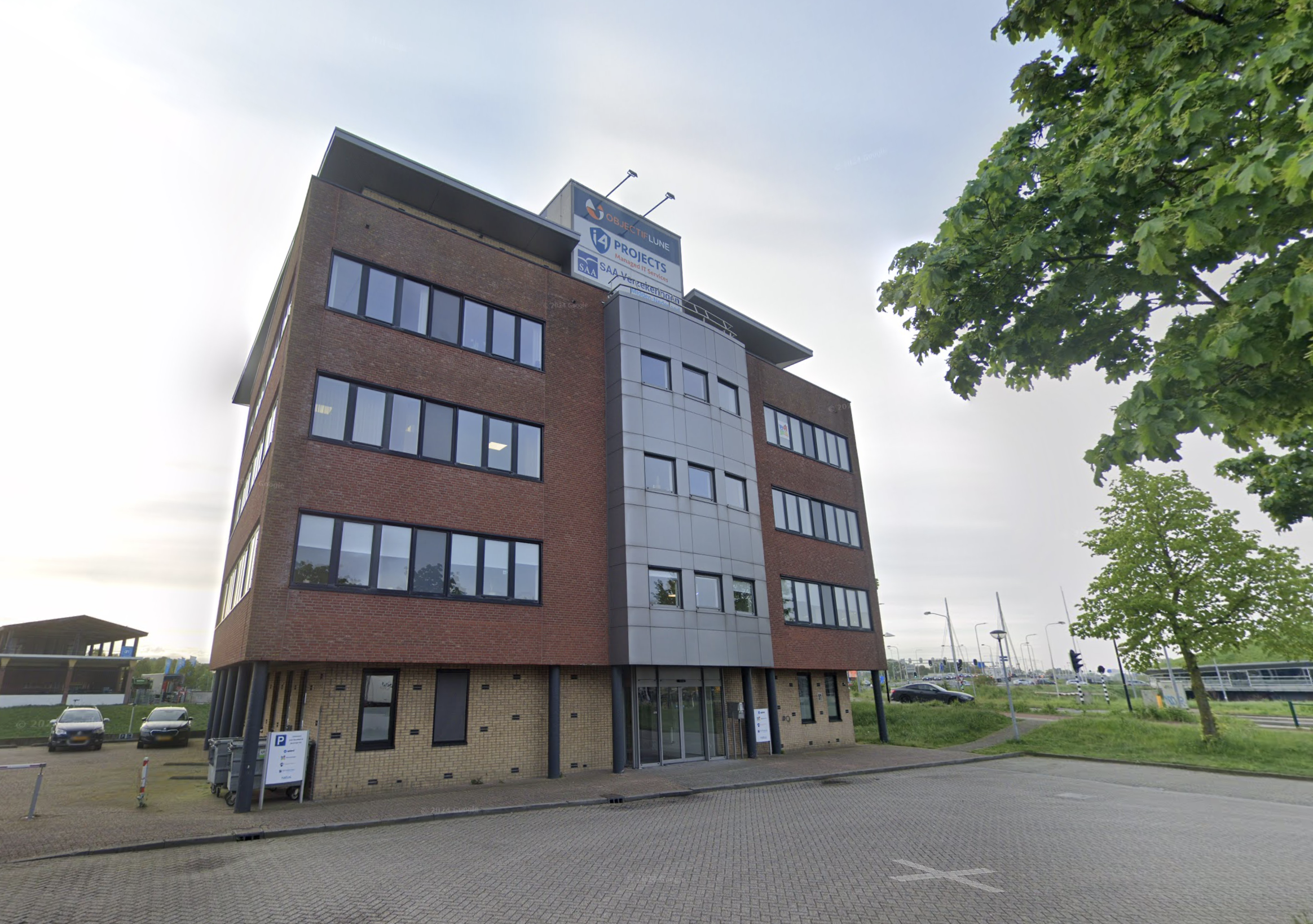 Hoofdgebouw Ede gelderland Eikenaar